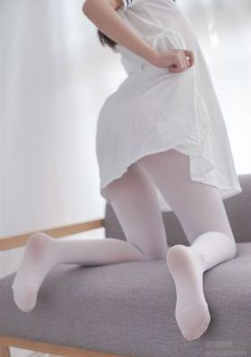 年轻的后妈2_JVID性感写真